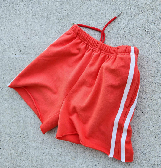 relaxed racer shorts - red